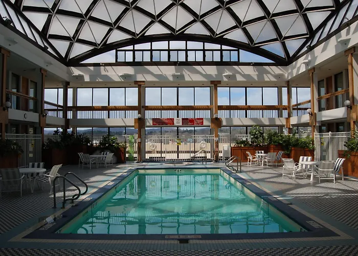 Holiday Inn & Suites Pittsfield-Berkshires By Ihg