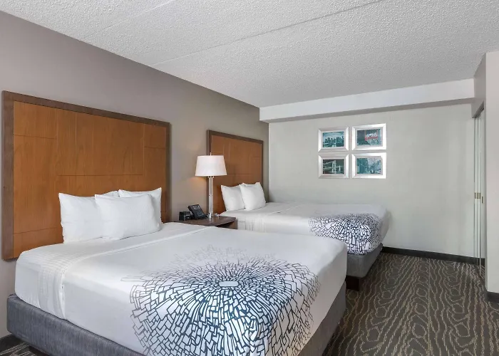 La Quinta By Wyndham Secaucus Meadowlands