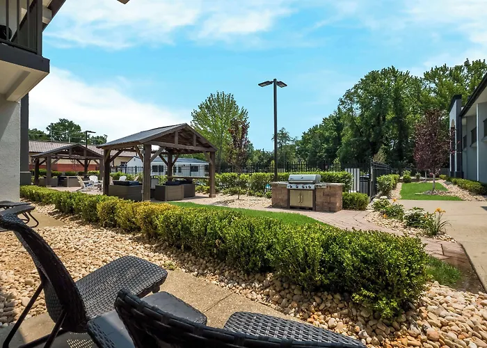 The Hub Middletown Red Bank- Best Western Signature Collection