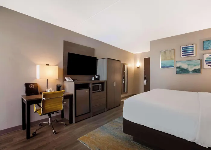 The Hub Middletown Red Bank- Best Western Signature Collection