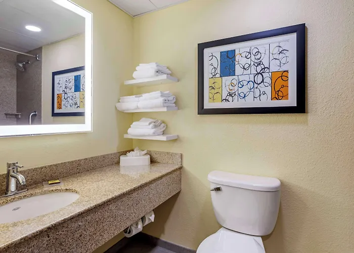 Best Western Plus North Shore Hotel