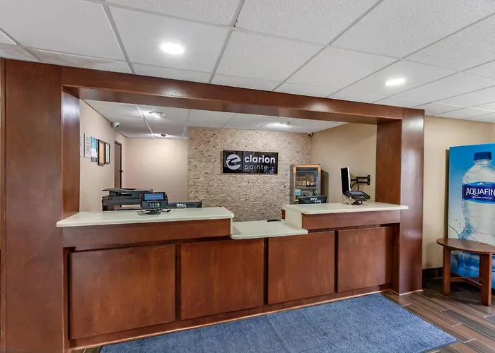 Clarion Pointe Racine - Mount Pleasant