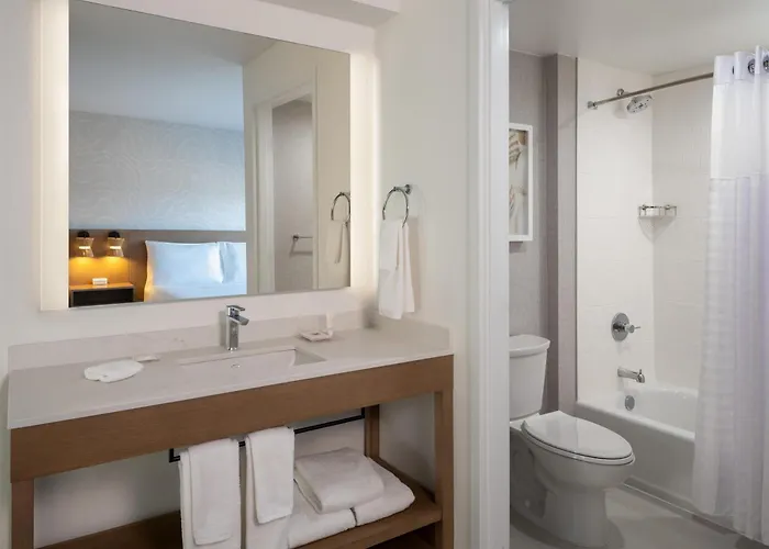 Hyatt Place Fort Myers Estero - Newly Renovated