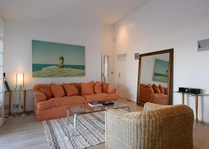 Days At Sea Beach Lodge