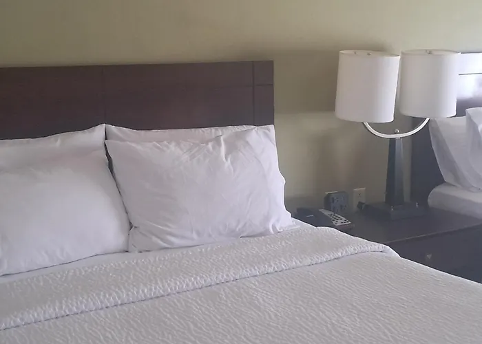 Holiday Inn Express & Suites Cookeville By Ihg
