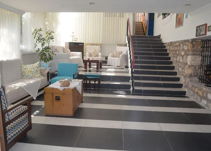 Tunc Hotel