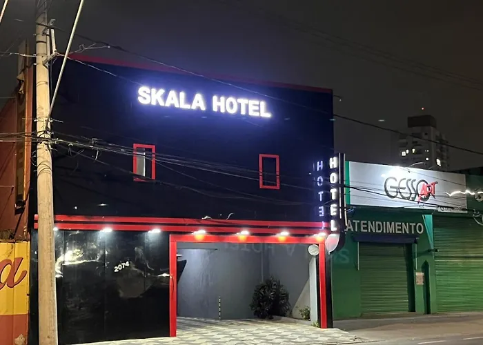 Hotel Skala - Estacionamento Próprio no Local - 1 km Parque Antônio Pezzolo e 700 métros da Estação de Trem Prefeito Saladino