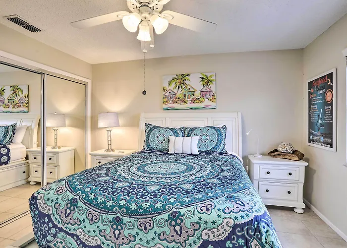 Sea La Vie: Sunny Indian Rocks Beach Condo!