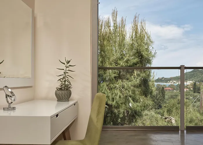 Koukounaria Hotel&Suites