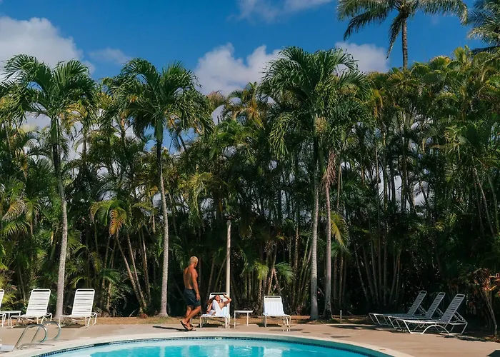 Plantation Hale Suites