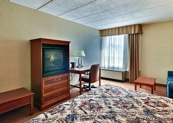 Holiday Inn Youngstown-North Metroplex Ctr