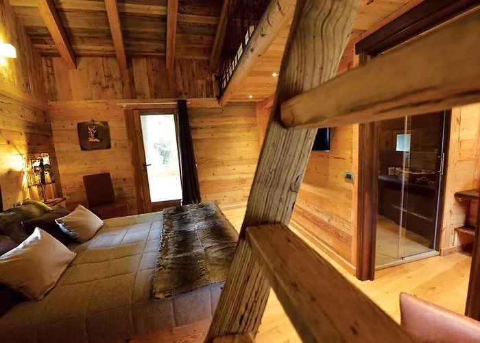 La Maison De Dolphe Chalet De Charme & Art Gallery