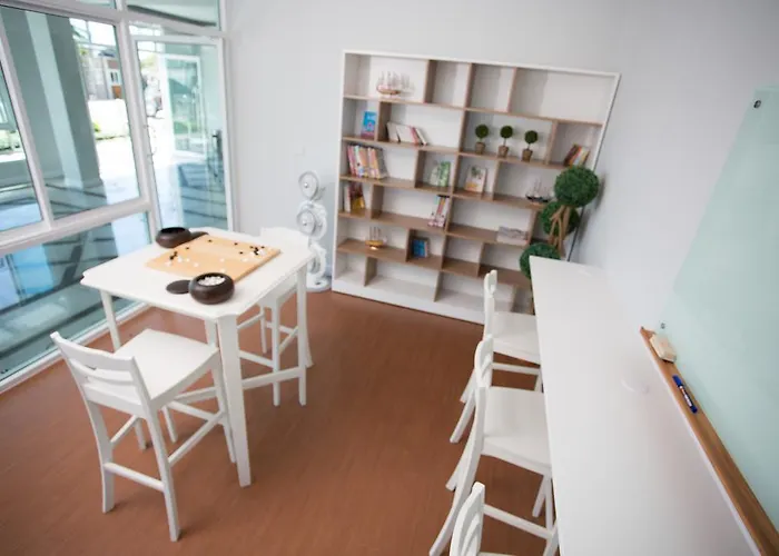 Bbg Seaside Luxurious Service Apartment