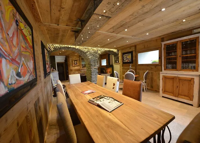 La Maison De Dolphe Chalet De Charme & Art Gallery