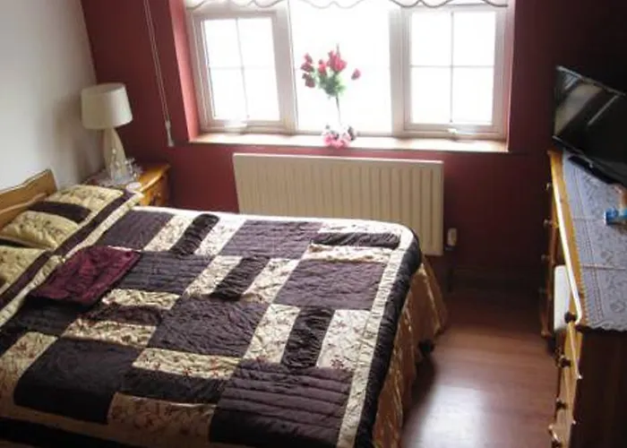 Derghaven B&B, Hostel & Self Catering