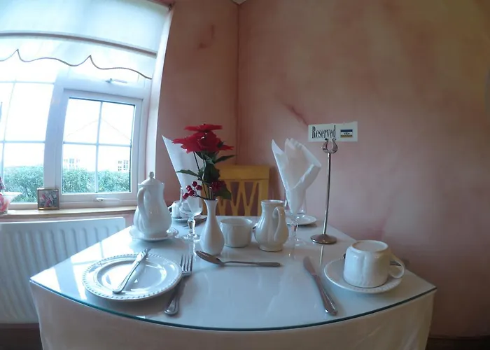 Derghaven B&B, Hostel & Self Catering