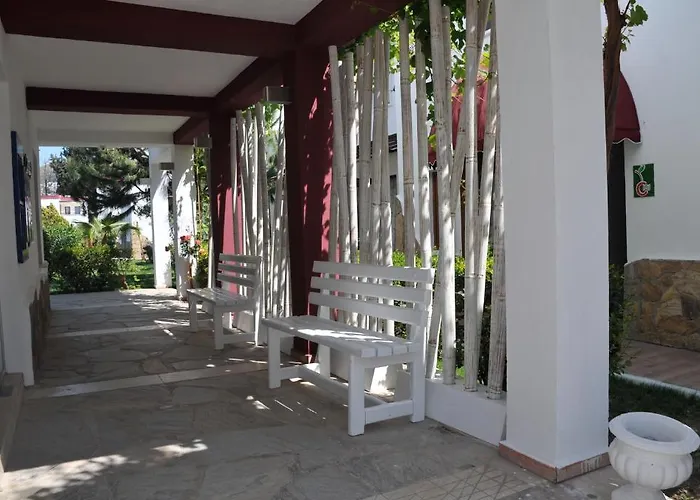 Club Cherry Hotel & Family Suites