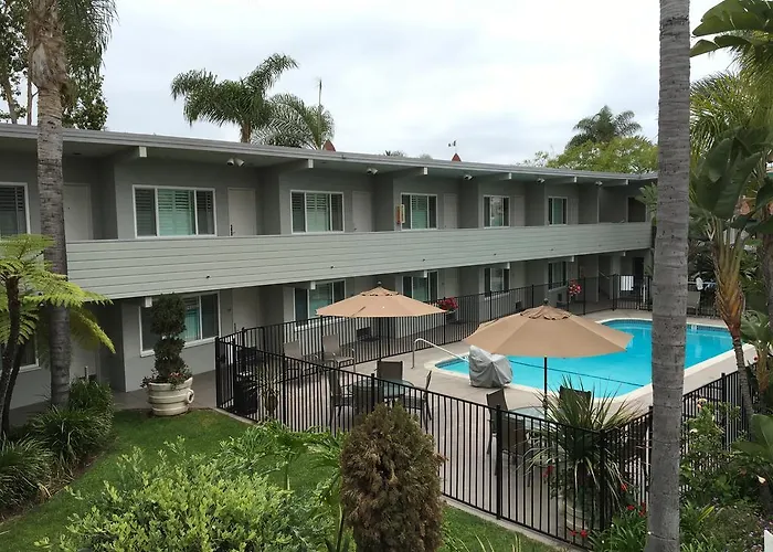 La Avenida Inn