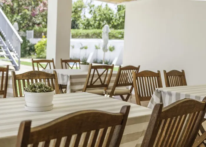 Avenues Guest House