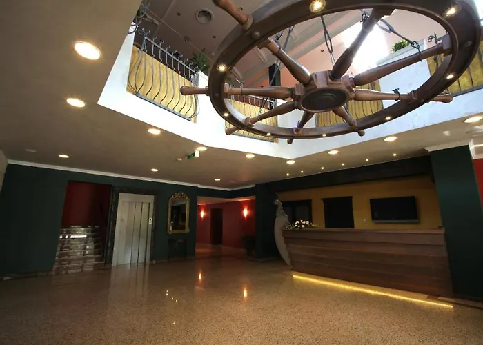 Old Lake Golf Hotel