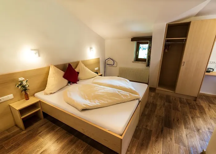 "Quality Hosts Arlberg" Hotel-Gasthof Freisleben