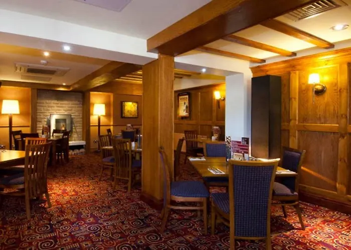 Premier Inn Christchurch / Highcliffe