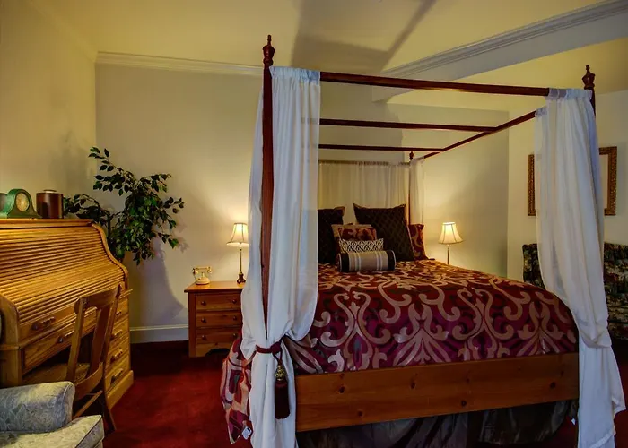 The Currier Inn