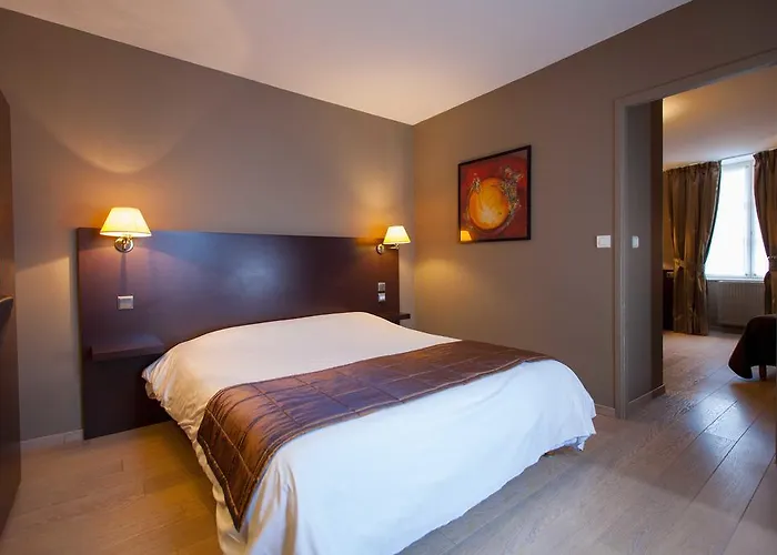 Logis Hotel Le Cheval Blanc