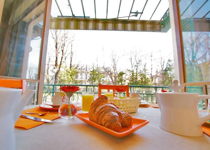 Hôtel Des Poètes avec Garage privé