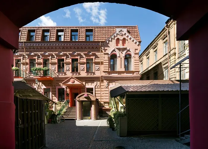 Hotel 19