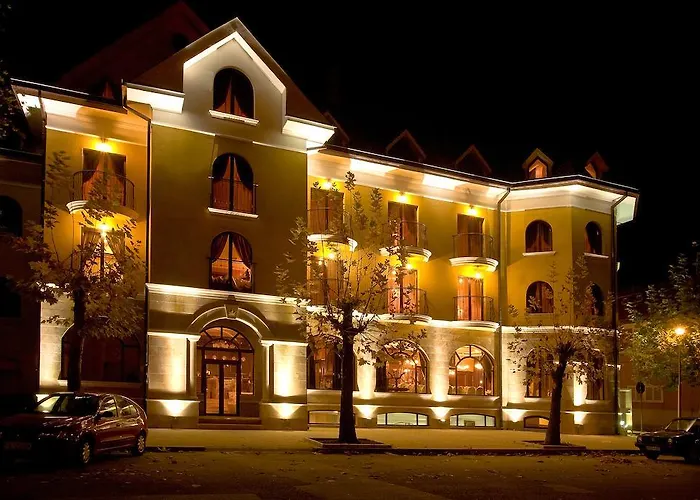 Hotel Chinar