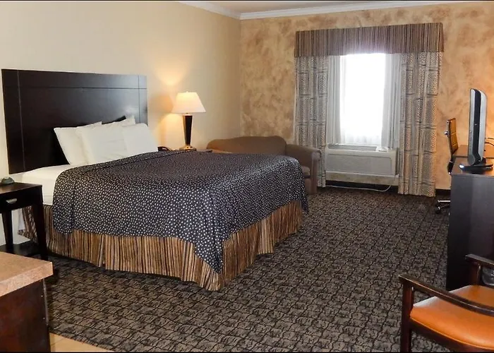Econo Lodge Inn & Suites