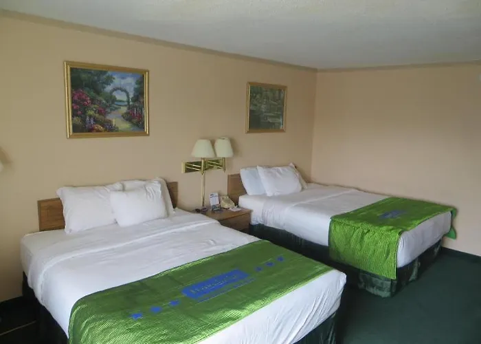 Super 8 By Wyndham Des Moines