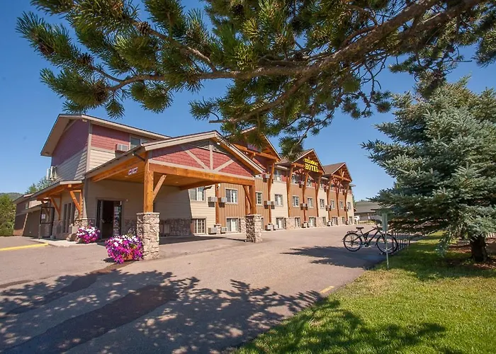 The Steamboat Hotel