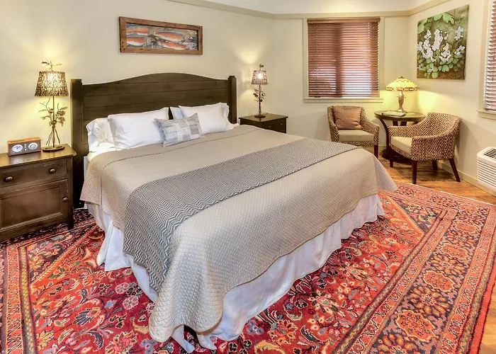 The Eagle Harbor Inn