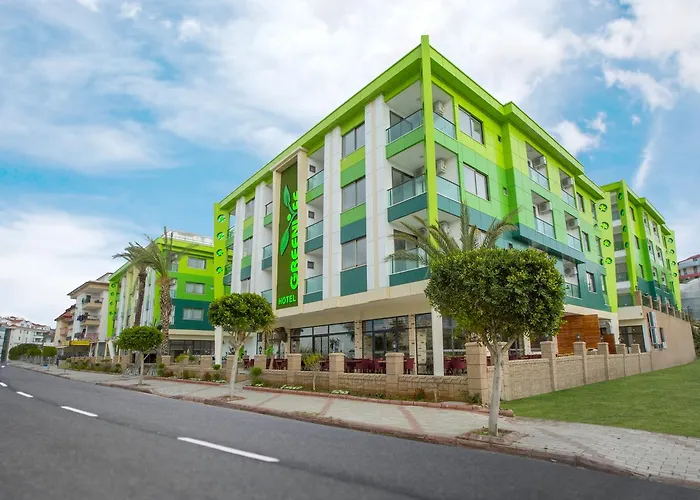 Green Life Hotel