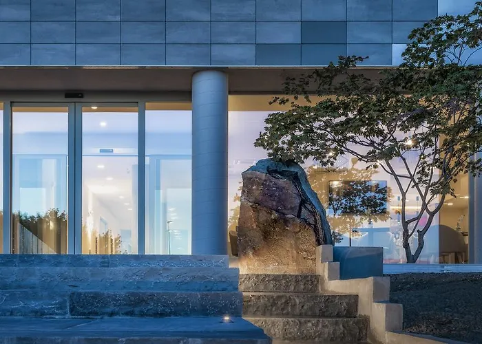 Hotel The Cube