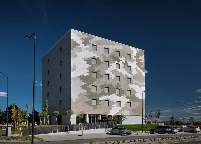 Hotel The Cube