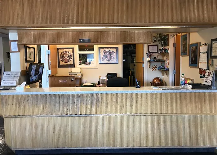 Shelikof Lodge
