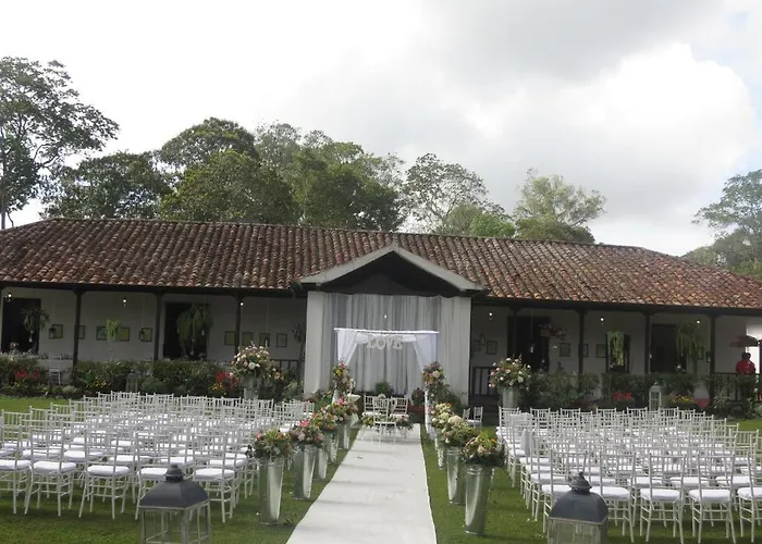 Hotel Hacienda El Roble