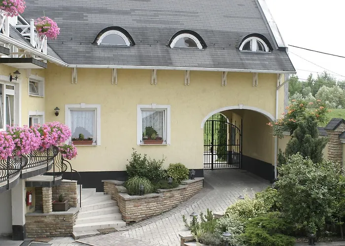 Bed and Breakfast Relax Panzio Győr
