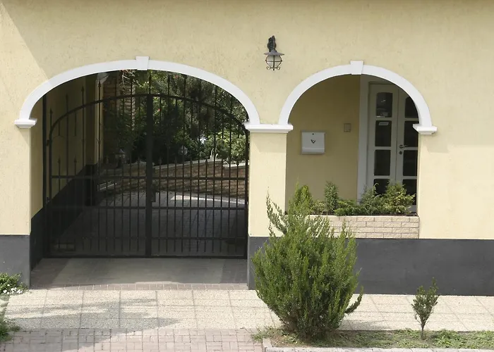 Bed and Breakfast Relax Panzio Győr