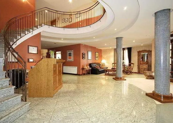 Hotel Pirineos