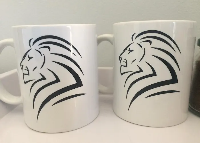 Leo'S Den