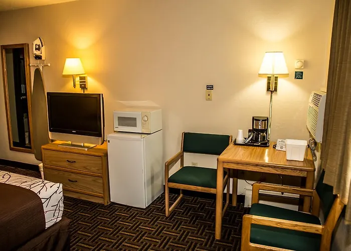 Americas Best Value Inn & Suites Detroit Lakes