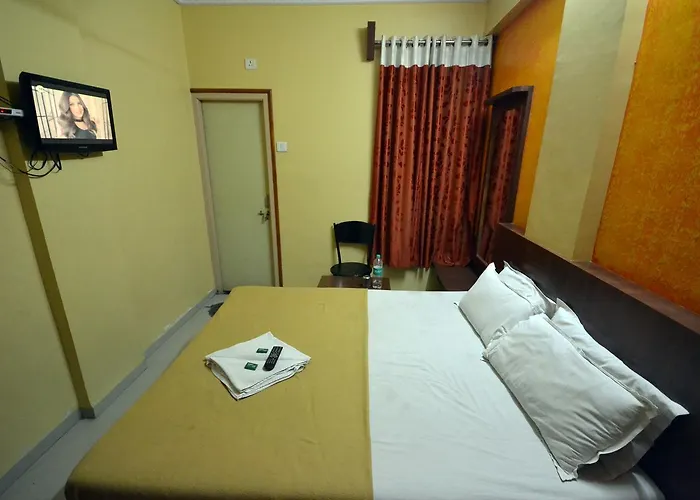 Hotel Madhava