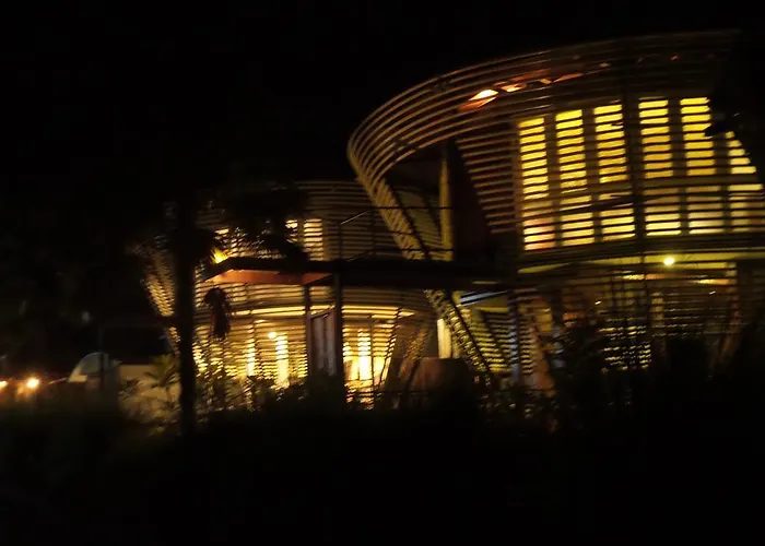 Bali Umah Tinjung