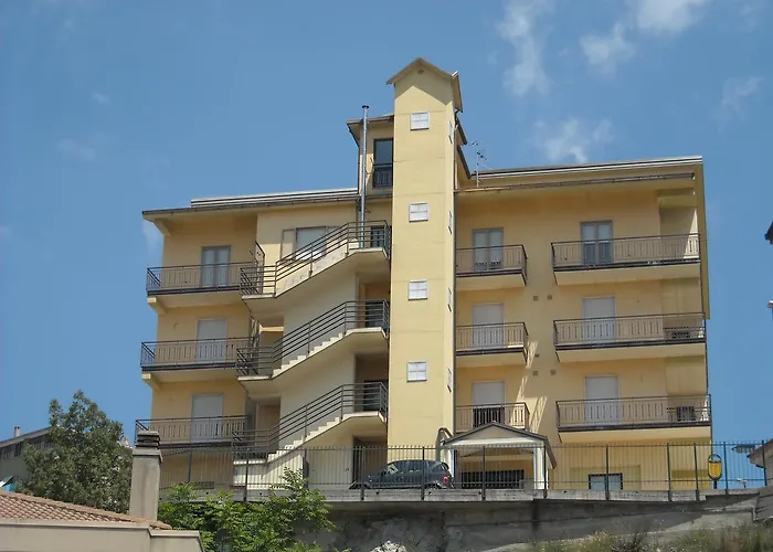 Hotel Caimo Bed-Breakfast