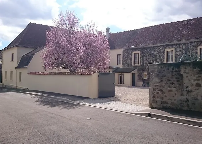 Logis - Hotel Restaurant Les Tilleuls