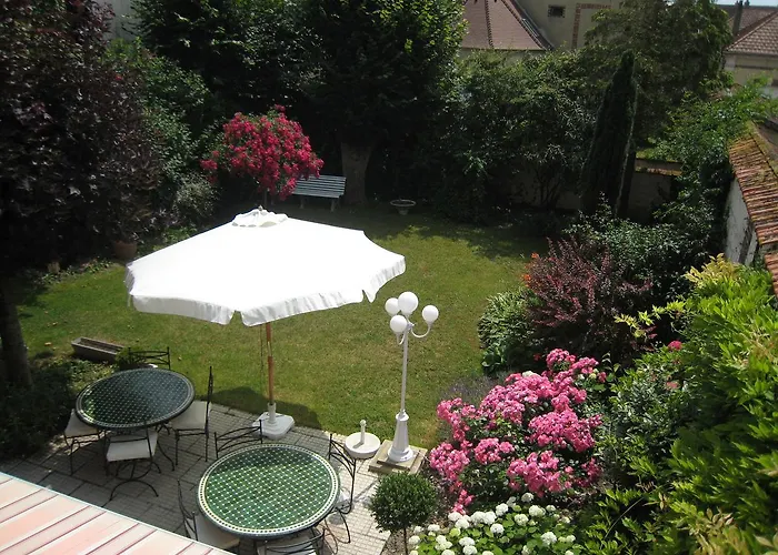 Logis - Hotel Restaurant Les Tilleuls